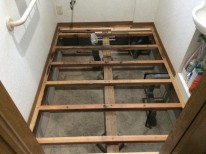トイレ床解体撤去 トイレ床解体撤去